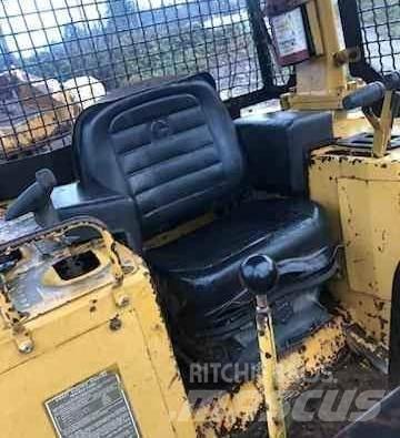 CAT D5H Гусеничные бульдозеры
