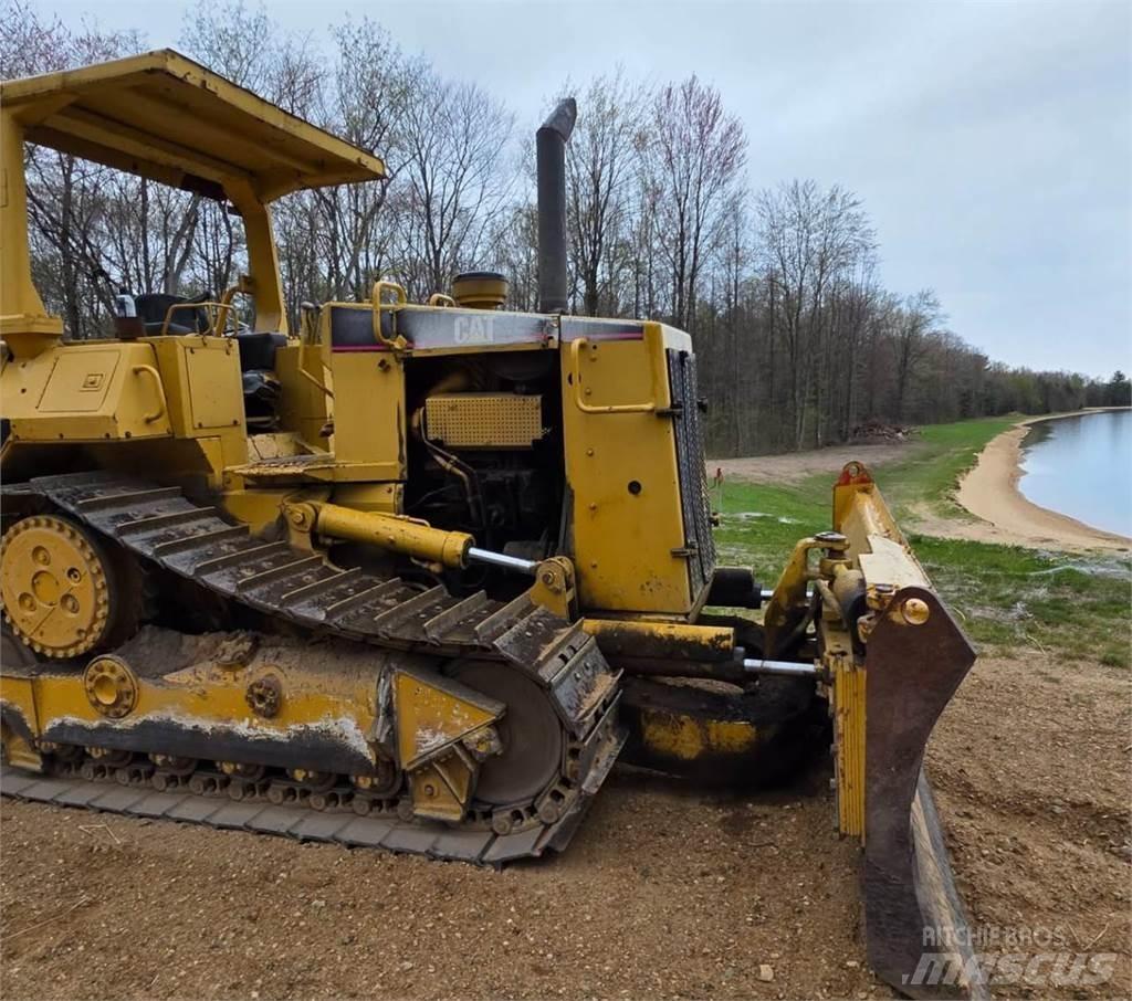 CAT D5H Гусеничные бульдозеры