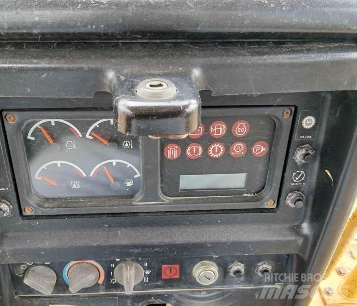 CAT D5M Гусеничные бульдозеры