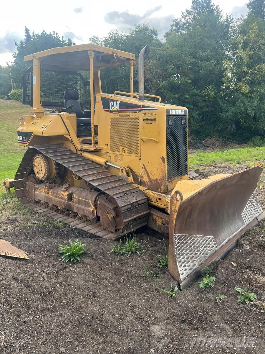 CAT D5N Гусеничные бульдозеры