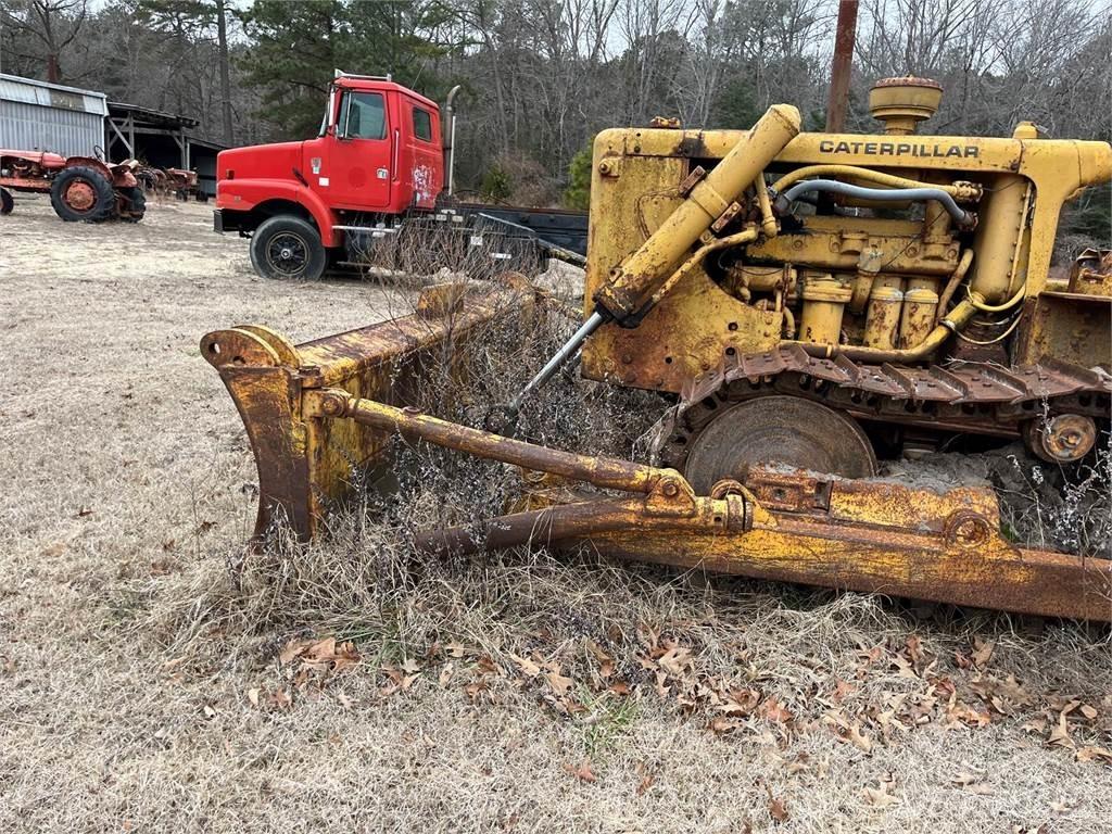 CAT D6 Гусеничные бульдозеры