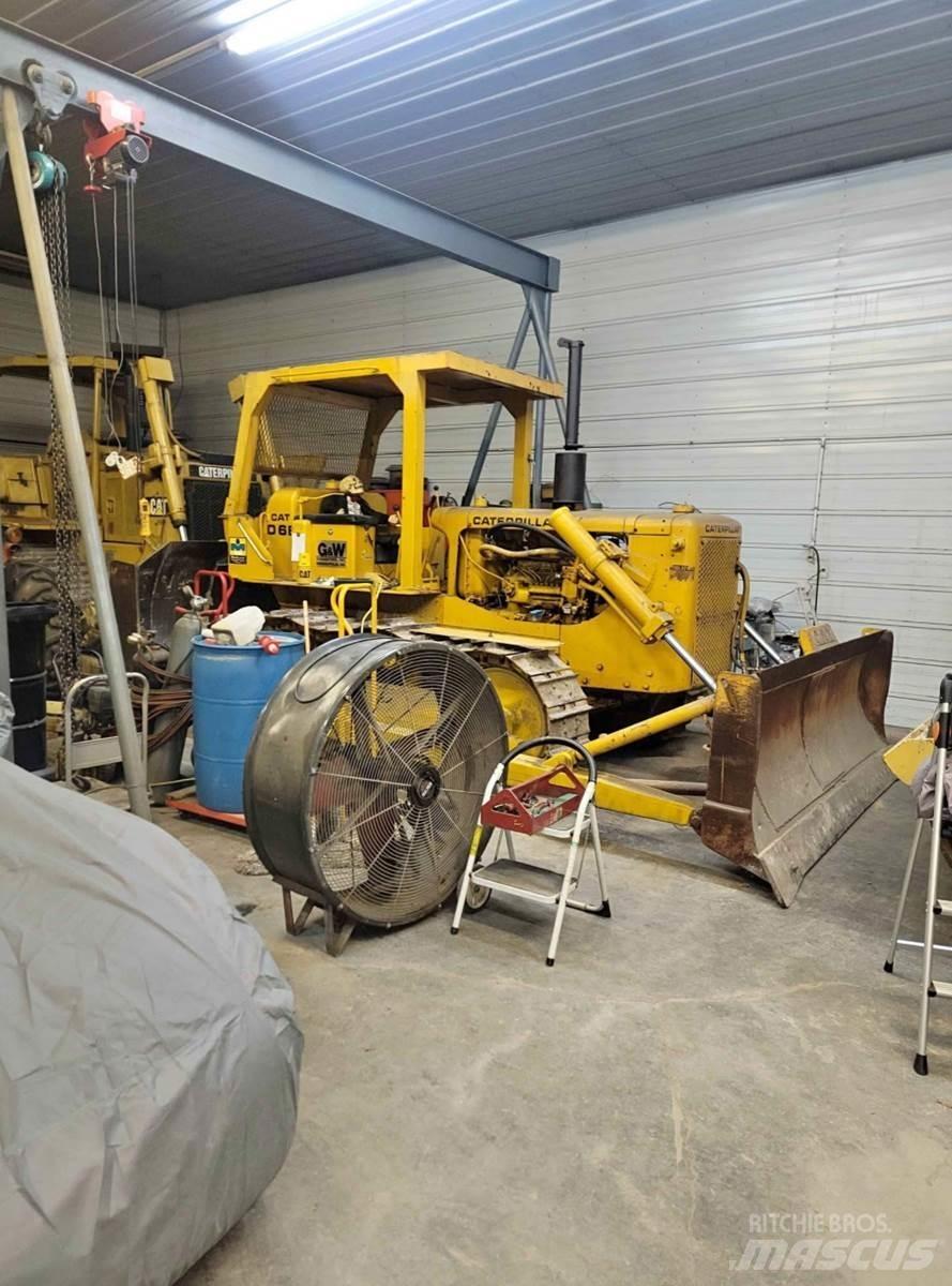 CAT D6B Гусеничные бульдозеры