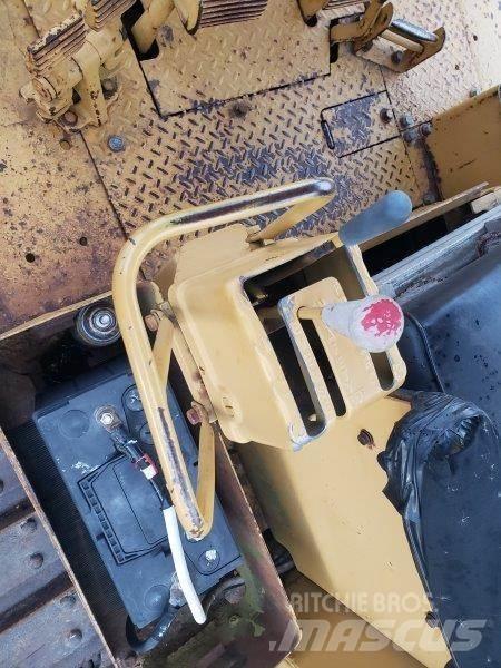 CAT D6C Гусеничные бульдозеры