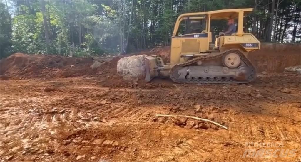CAT D6M XL Гусеничные бульдозеры