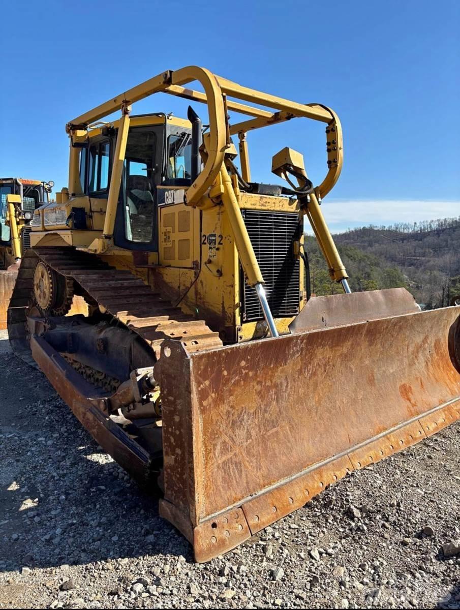 CAT D6R Гусеничные бульдозеры