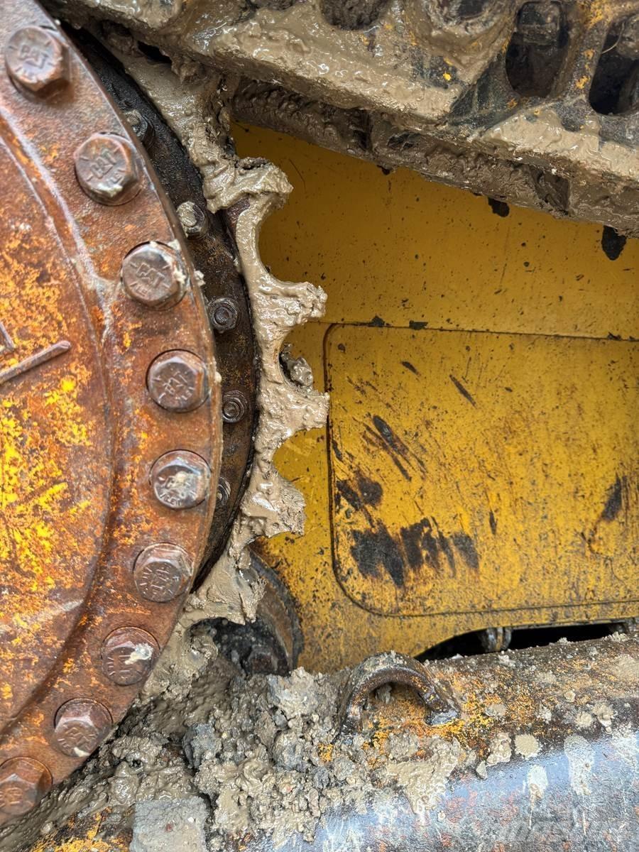 CAT D6T XL Гусеничные бульдозеры
