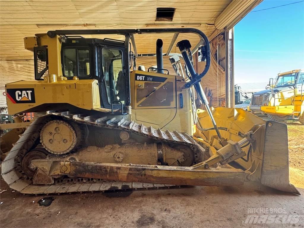 CAT D6T XW Гусеничные бульдозеры