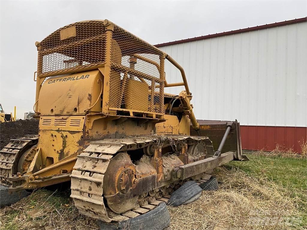 CAT D7E Гусеничные бульдозеры