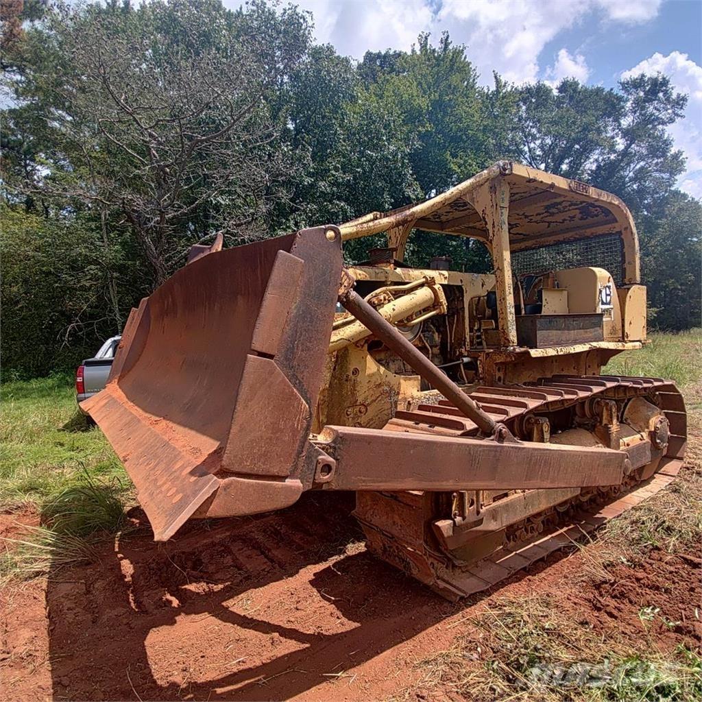 CAT D7E Гусеничные бульдозеры
