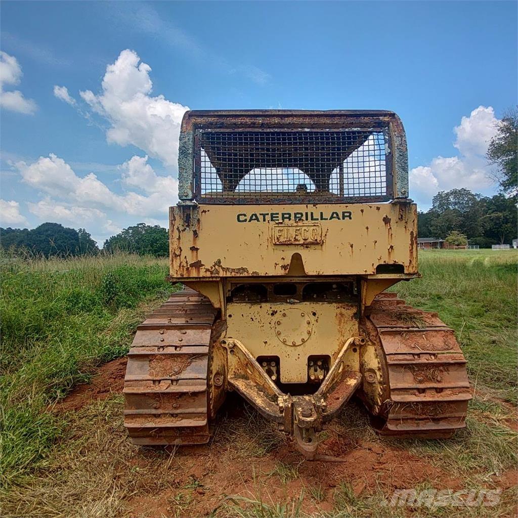 CAT D7E Гусеничные бульдозеры