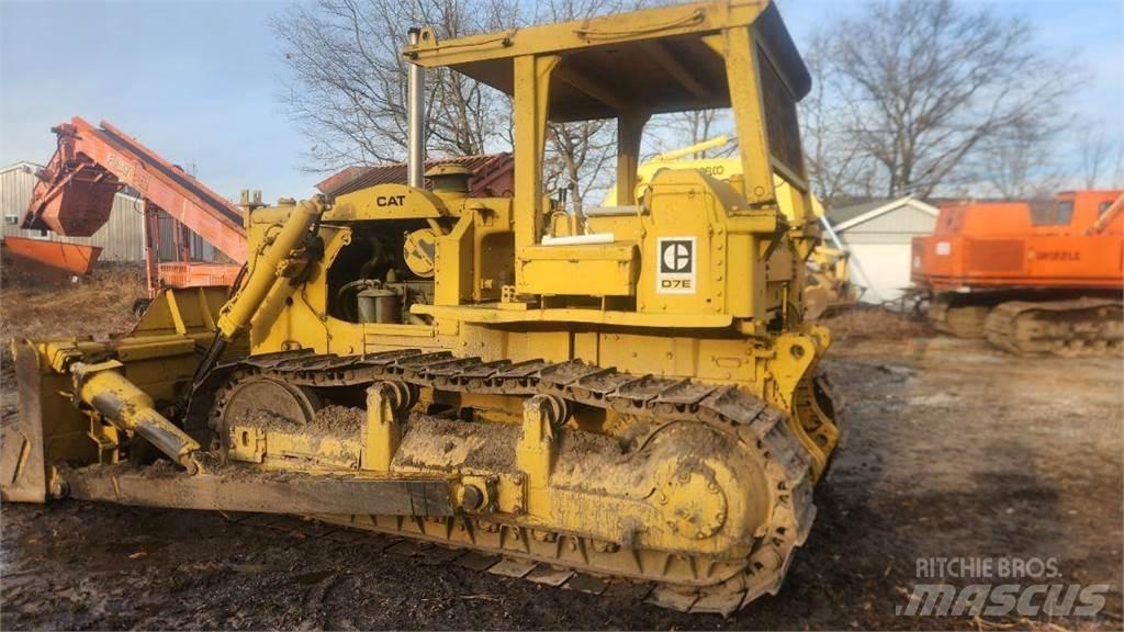 CAT D7F Гусеничные бульдозеры