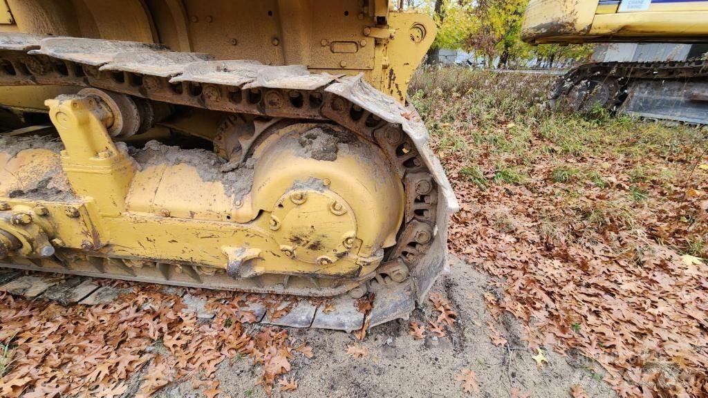 CAT D7F Гусеничные бульдозеры