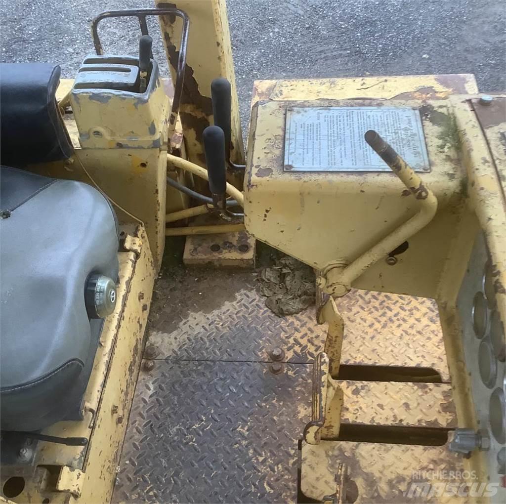 CAT D7F Гусеничные бульдозеры