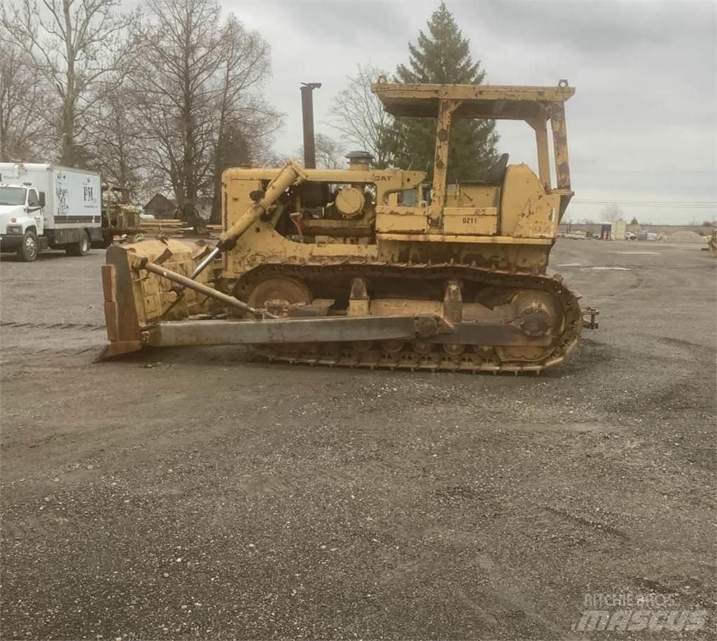 CAT D7F Гусеничные бульдозеры