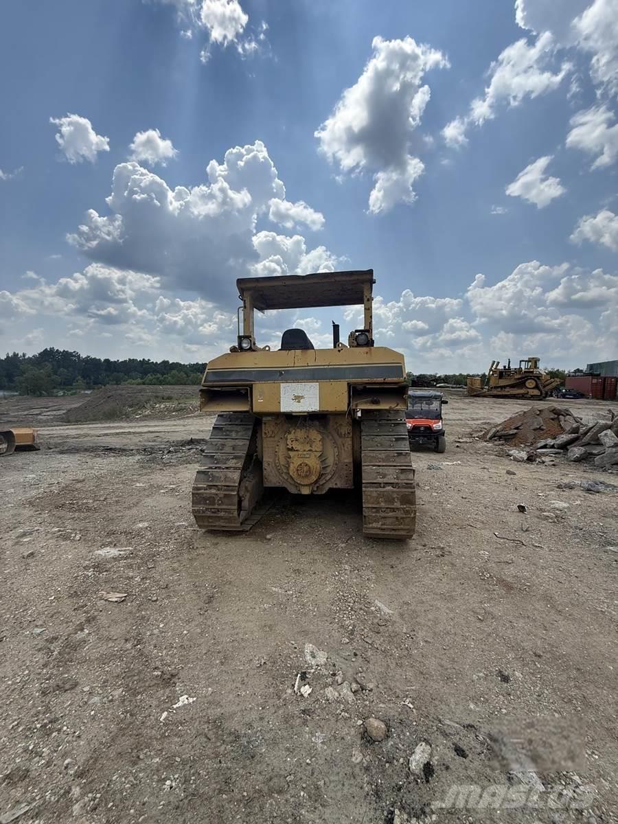 CAT D7H Гусеничные бульдозеры