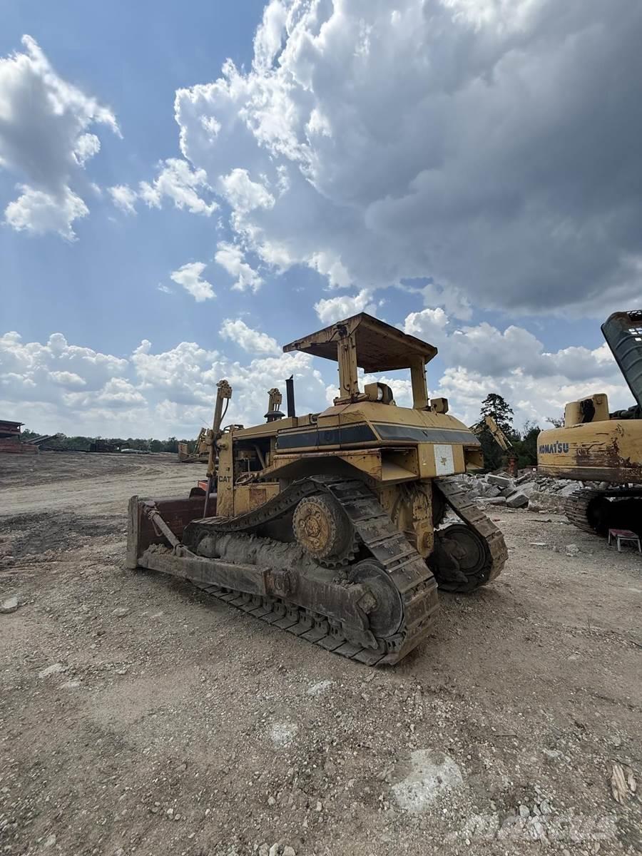 CAT D7H Гусеничные бульдозеры