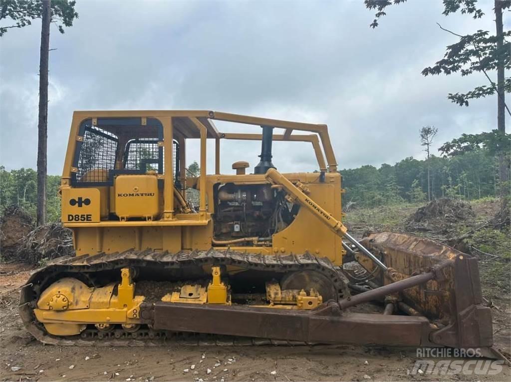 CAT D85E Гусеничные бульдозеры