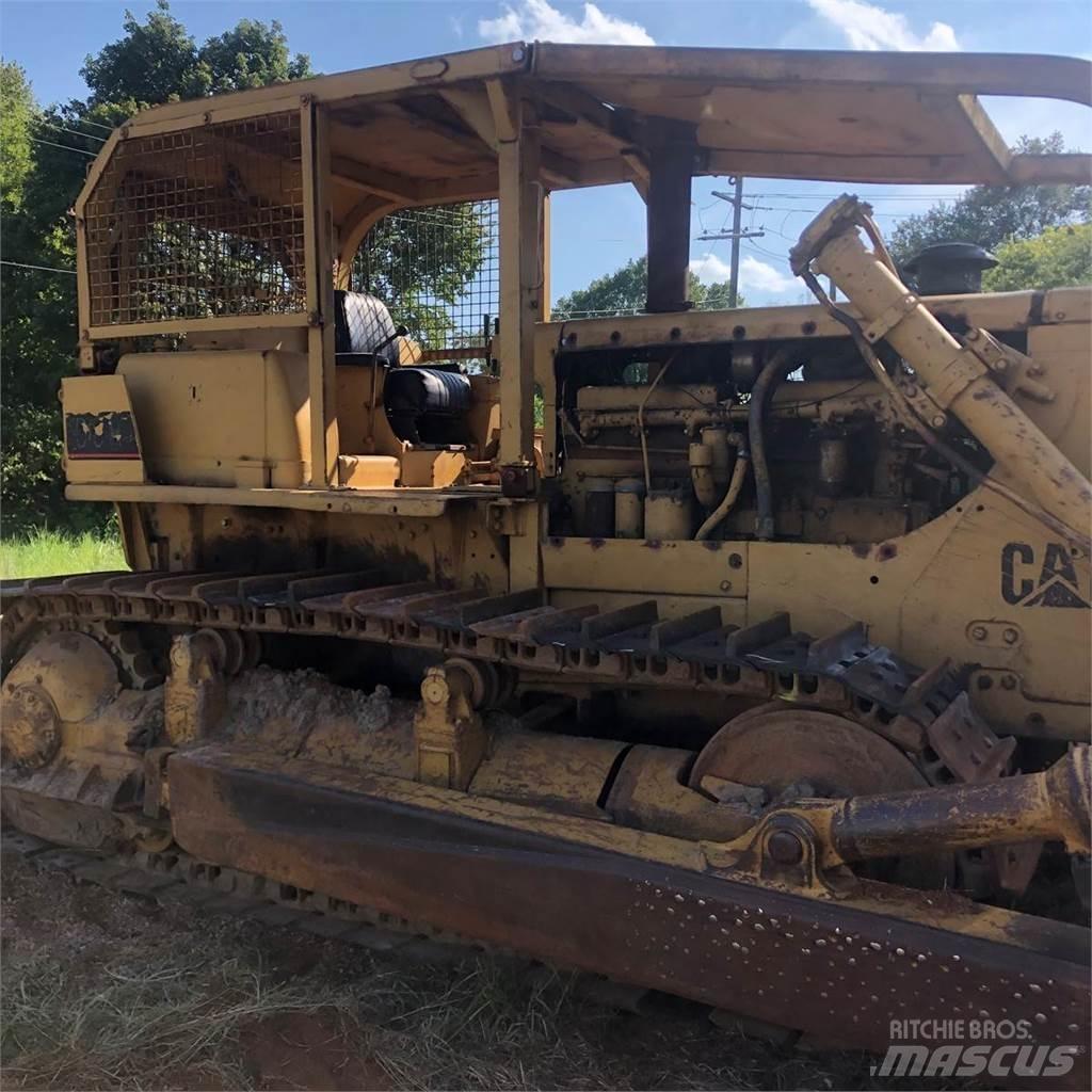 CAT D8H Гусеничные бульдозеры