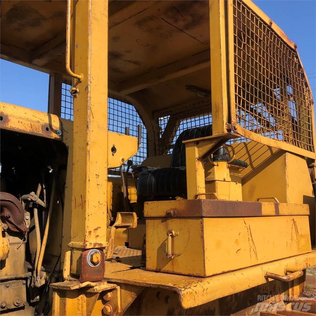 CAT D8H Гусеничные бульдозеры