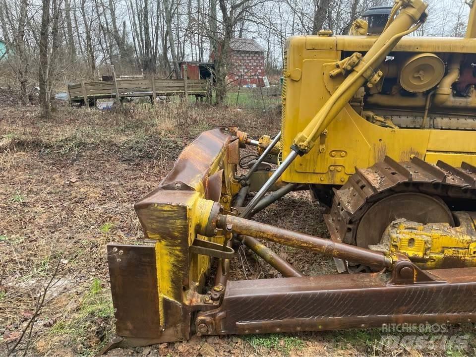 CAT D8H Гусеничные бульдозеры