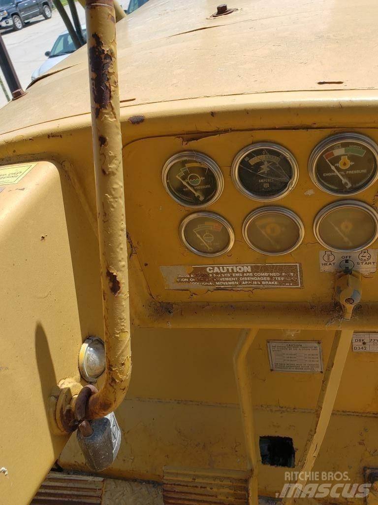CAT D8K Гусеничные бульдозеры