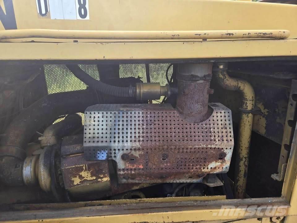 CAT D8N Гусеничные бульдозеры