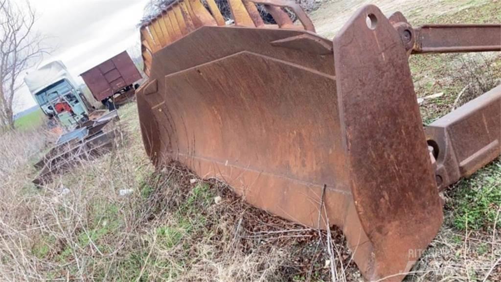 CAT D8R Гусеничные бульдозеры