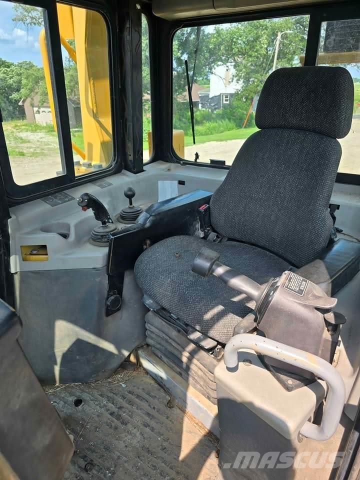 CAT D8R Гусеничные бульдозеры