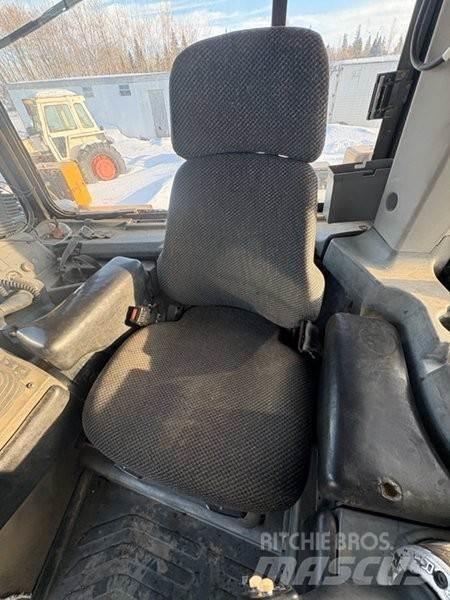 CAT D8T Гусеничные бульдозеры