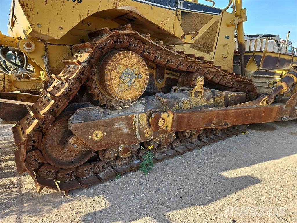 CAT D8T Гусеничные бульдозеры