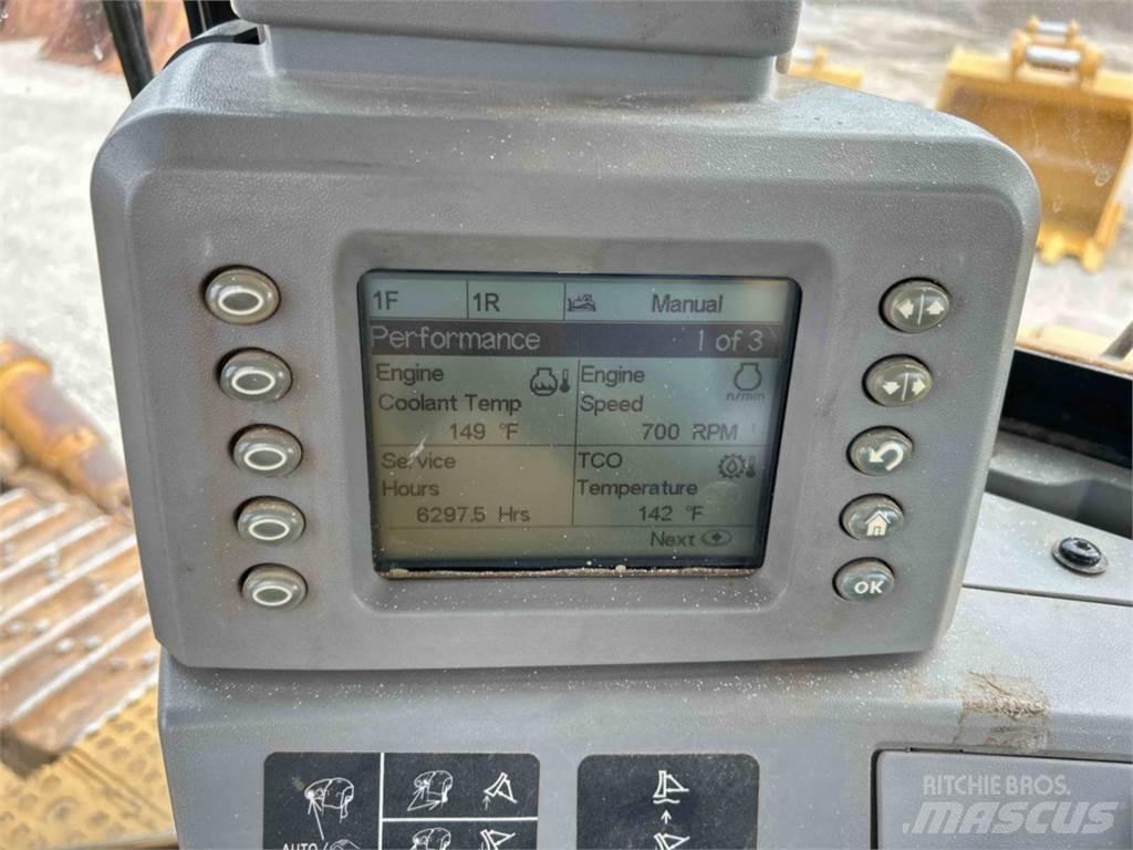 CAT D8T Гусеничные бульдозеры