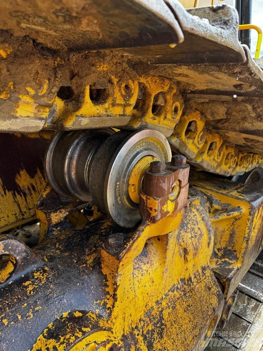 CAT D8T Гусеничные бульдозеры