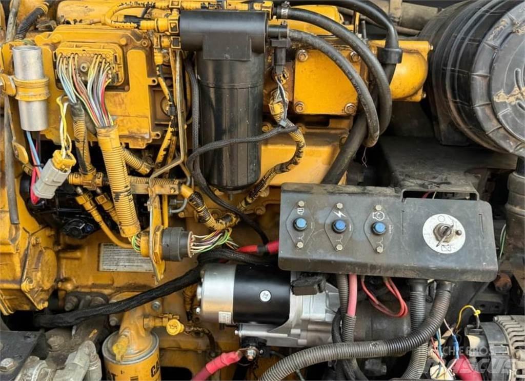 CAT TH580B Телескопические погрузчики