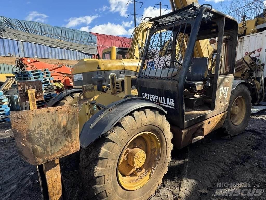 CAT TH83 Телескопические погрузчики