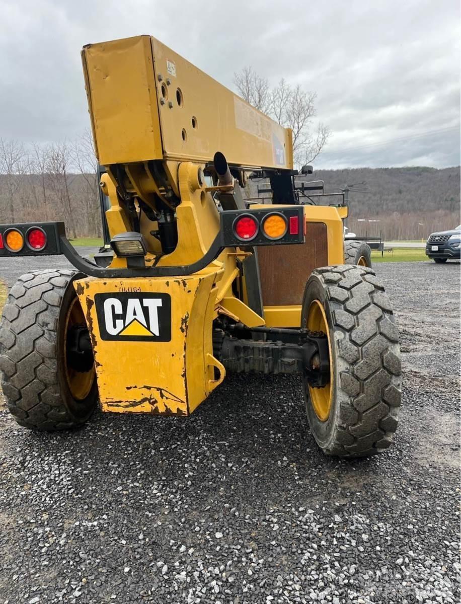 CAT TL943C Телескопические погрузчики