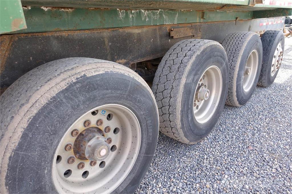 Clement  Самосвальные прицепы