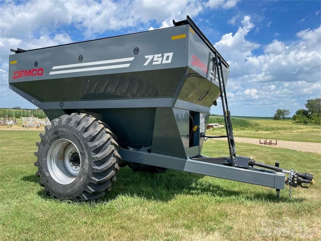 Demco 750 Прицепы перегрузчики зерна