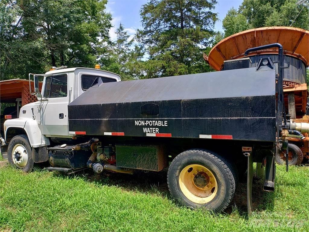 Ford 8000 Грузовики-цистерны