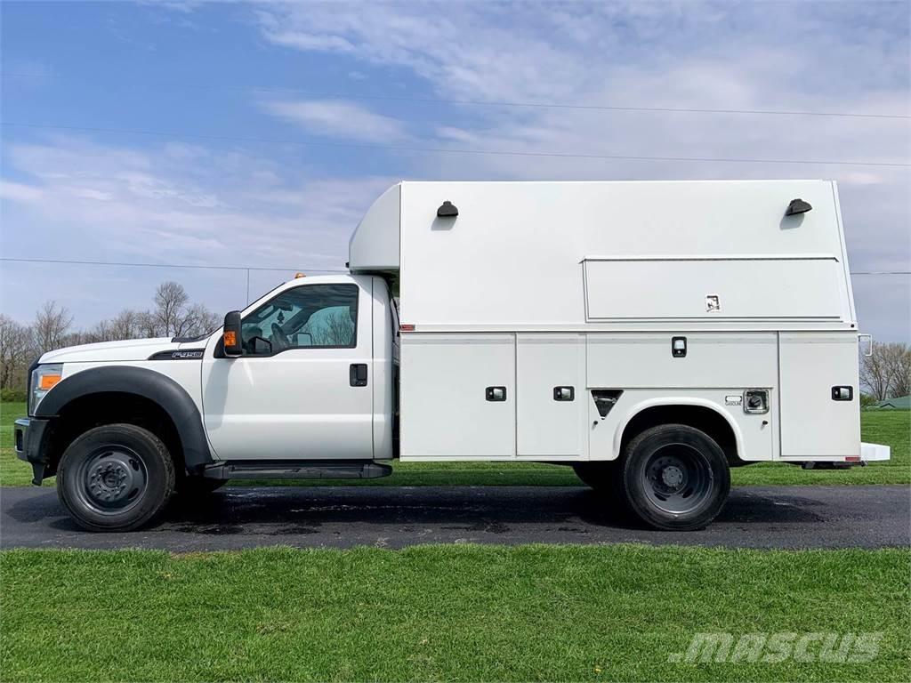 Ford F-450 Комбинированные дорожные машины