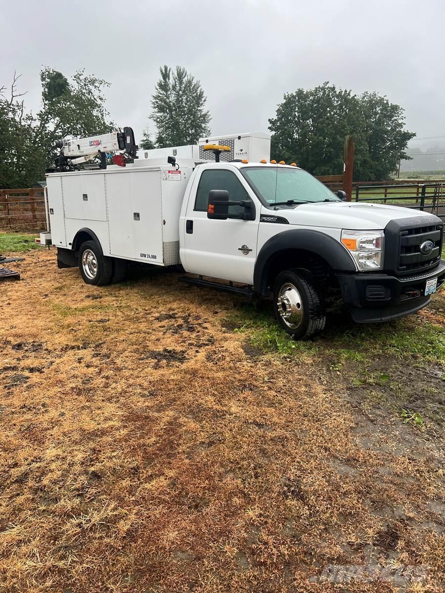 Ford F-550 Комбинированные дорожные машины