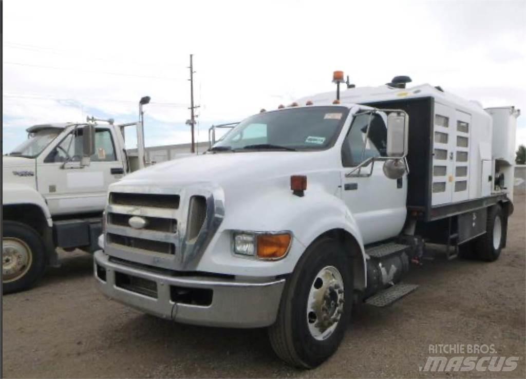 Ford F-650 Ассенизаторские машины