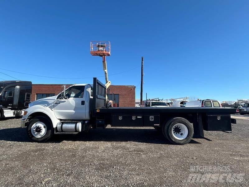 Ford F-750 Грузовики-платформы/боковая разгрузка