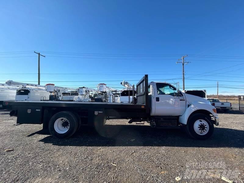 Ford F-750 Грузовики-платформы/боковая разгрузка