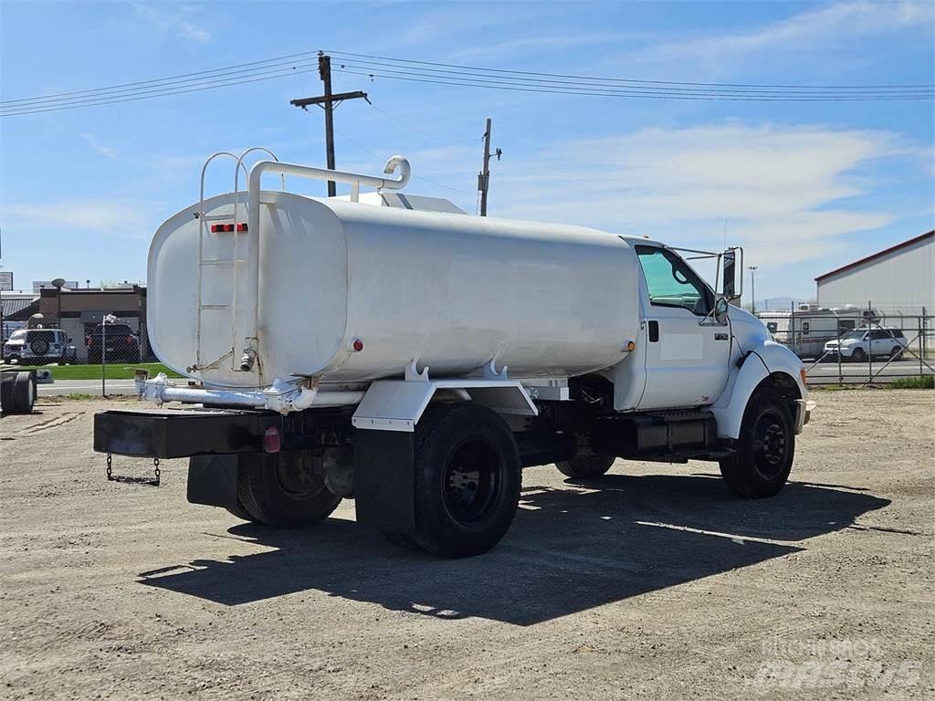 Ford F-750 Грузовики-цистерны