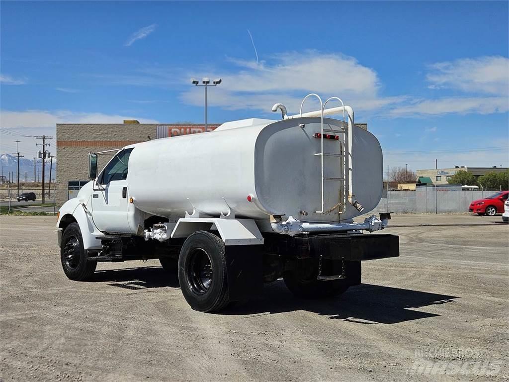 Ford F-750 Грузовики-цистерны