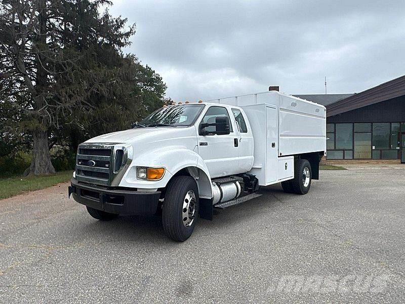 Ford F-750 Грузовики-Щеповозы