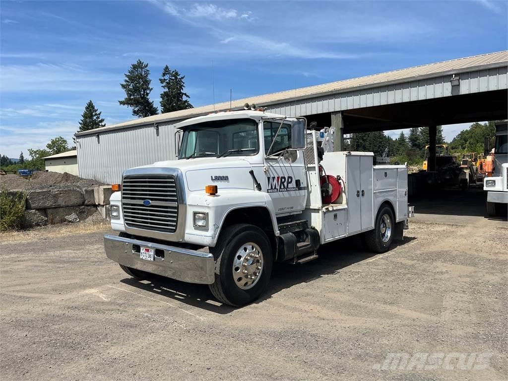 Ford L8000 Комбинированные дорожные машины