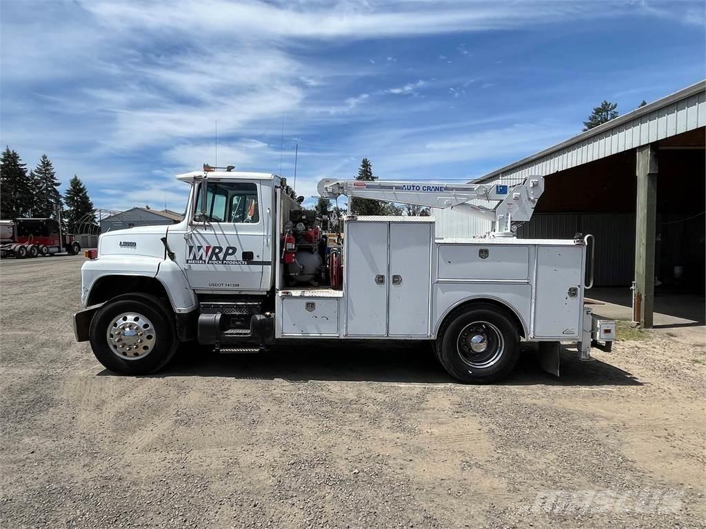 Ford L8000 Комбинированные дорожные машины