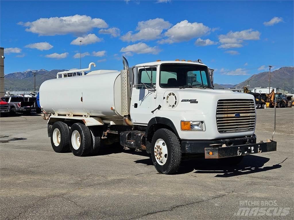 Ford L9000 Грузовики-цистерны