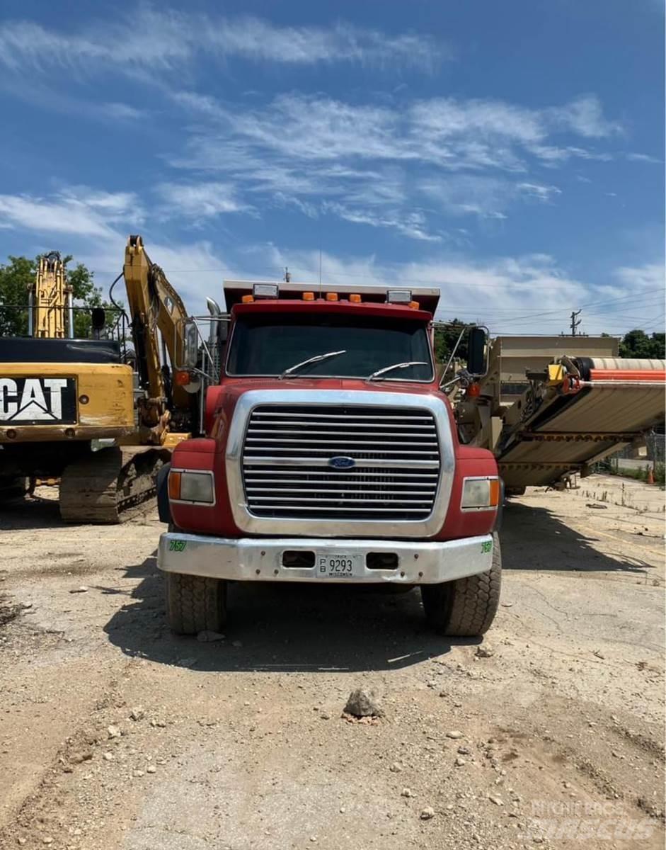 Ford L9000 Грузовики-цистерны